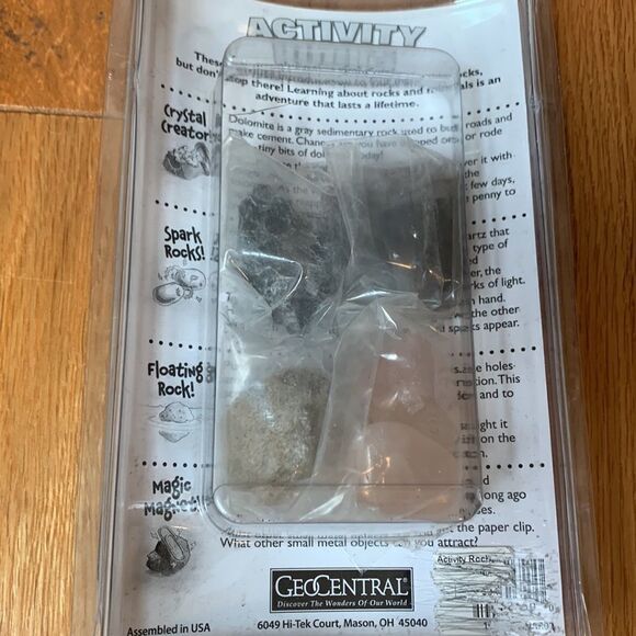 Activity Rocks Hands in Fun: Magnetic, floating, sparking and crystal creator - Picture 4 of 4